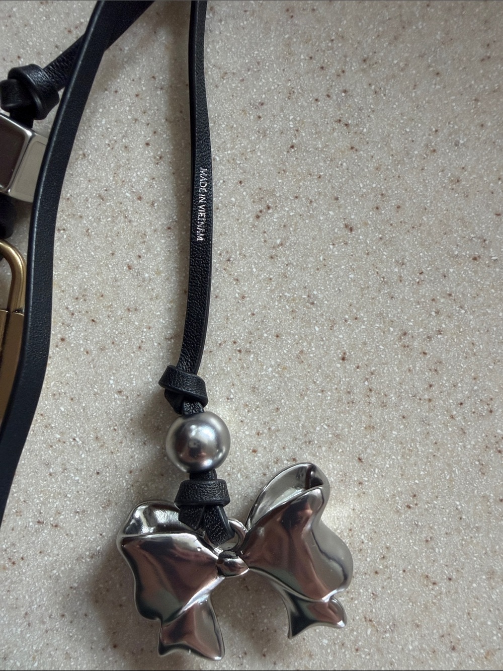 Coach Rogue 31 Loved Leather Lock Heart Bow Charm Cluster Keychain - Picture 7 of 9